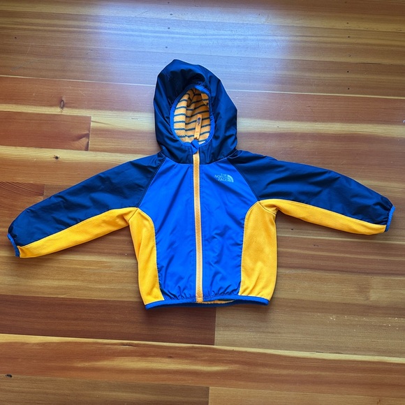 Toddler northface jacket 12-18 mo - Picture 1 of 7